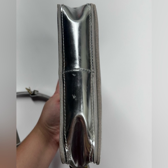 MADEWELL The Toggle‎ Flap Crossbody Bag in Specchio Leather - Silver - Picture 10 of 10